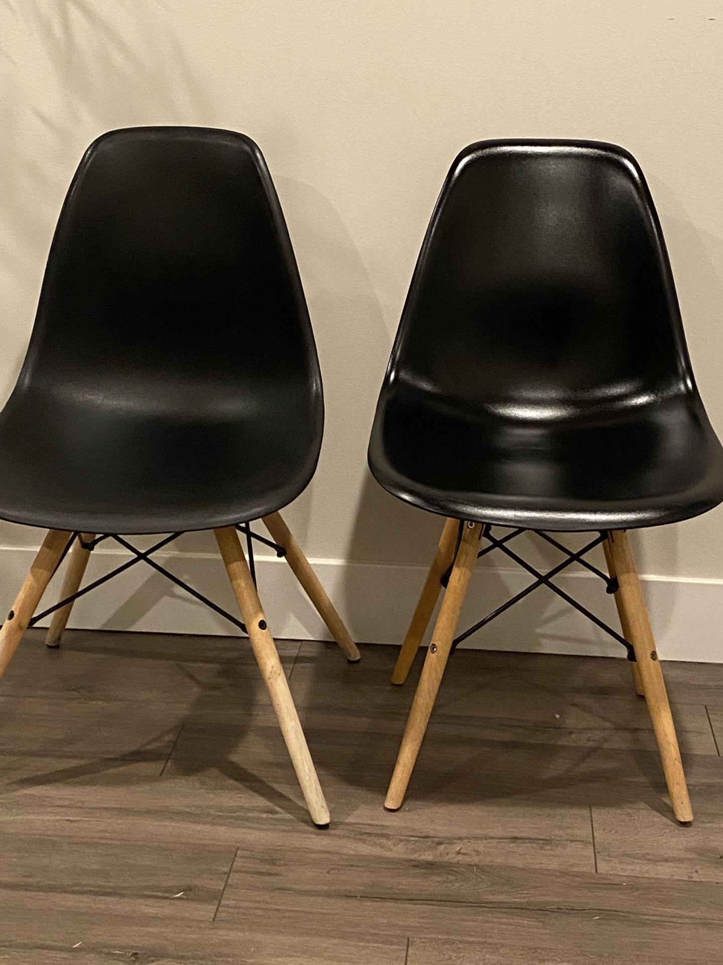 Set Of 2 Paris Tower Dining Black Side Chairs With The Dark Wood Legs