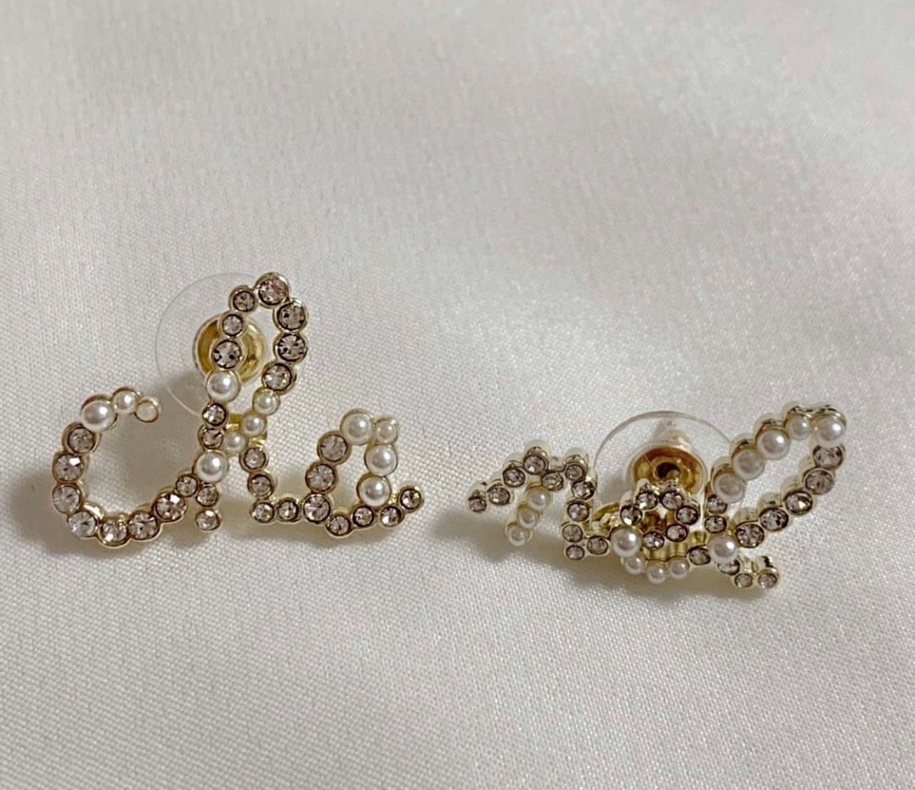 Adorable New  Cha  Nel  Crystal And Pearl Earrings 