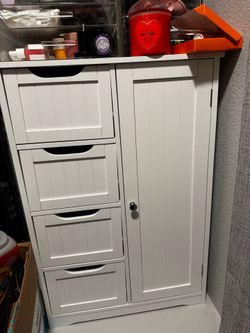 Bathroom cabinet