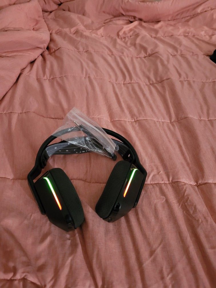 Logitech G733 Lightspeed Wireless Headphones