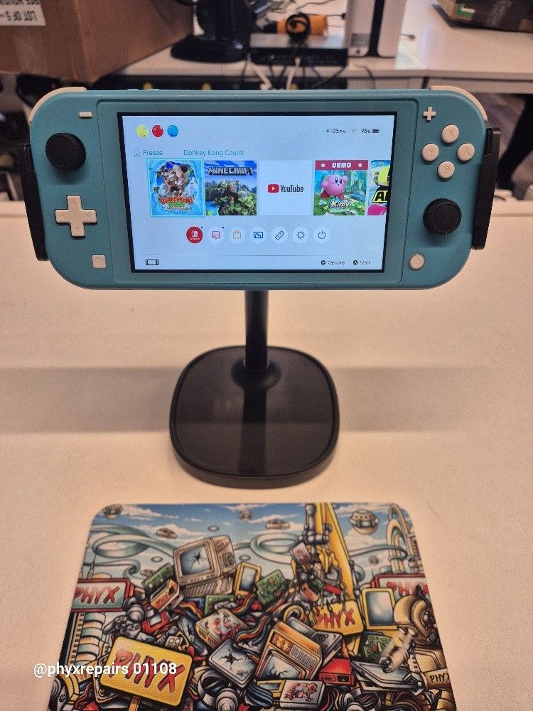 Nintendo Switch Lite - Green XJW(contact info removed)4351 + New Battery $140