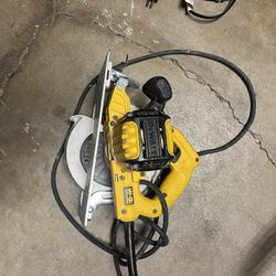 Dewalt Circular Saw