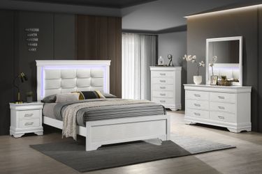 4 PC BEDROOM SET NEW IN BOX (MATTRESS AND CHEST SOLD SEPARATELY)