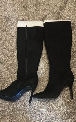 Women boots size 8