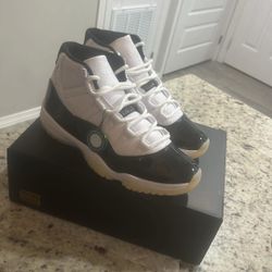 New Jordan 11 Gratitude Size 11 Dead Stock 