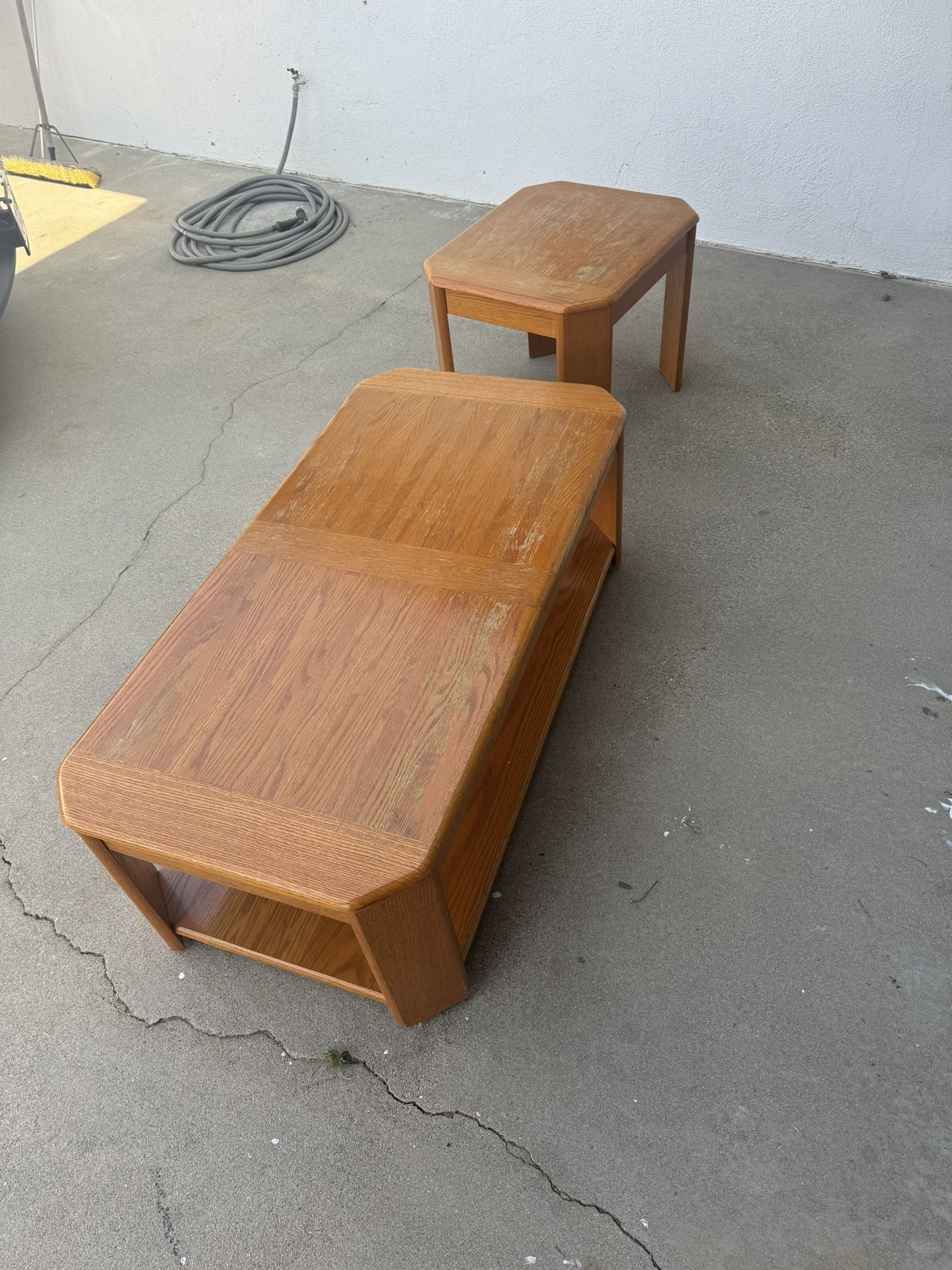 Coffee And End Table. FREE Pick Up