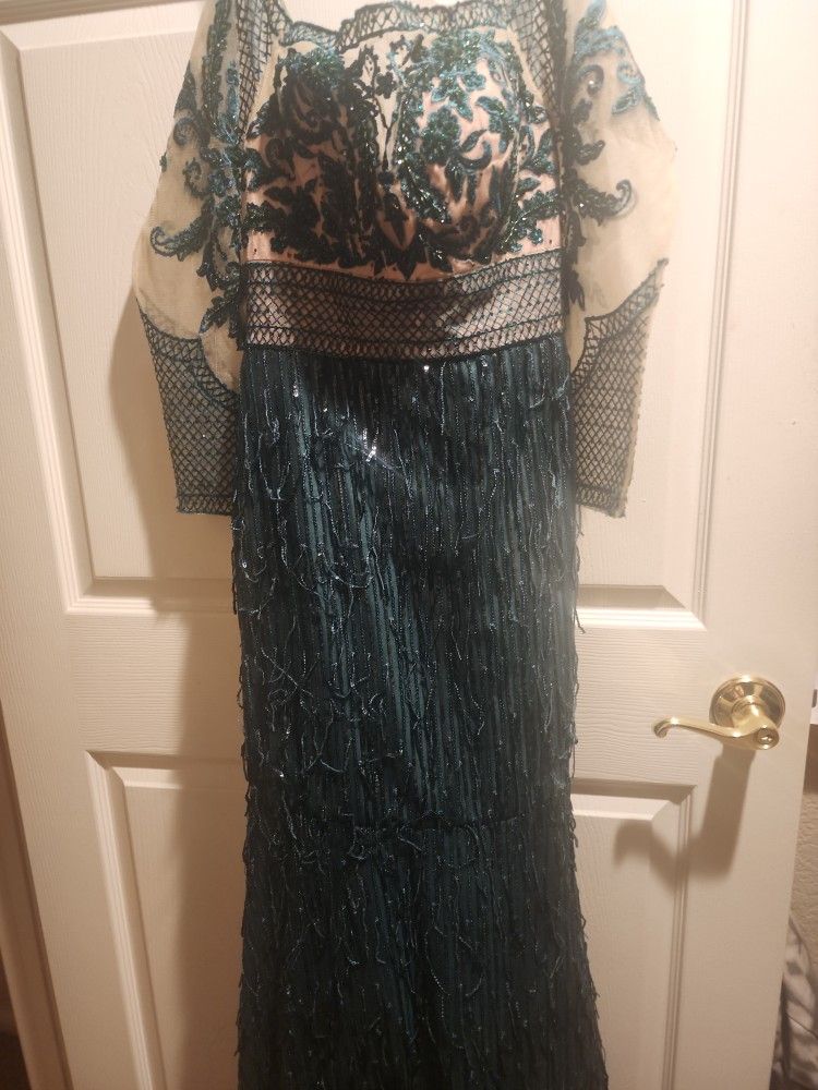 Gala Dress Color Green Excelente 