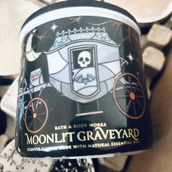 Bath And Body Works Moonlit Graveyard 3 Wick Candle 