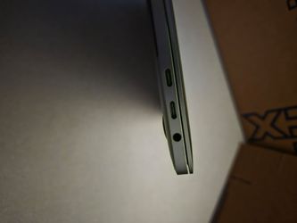 Macbook pro 13 inch i7 16gb ram 1tb drive