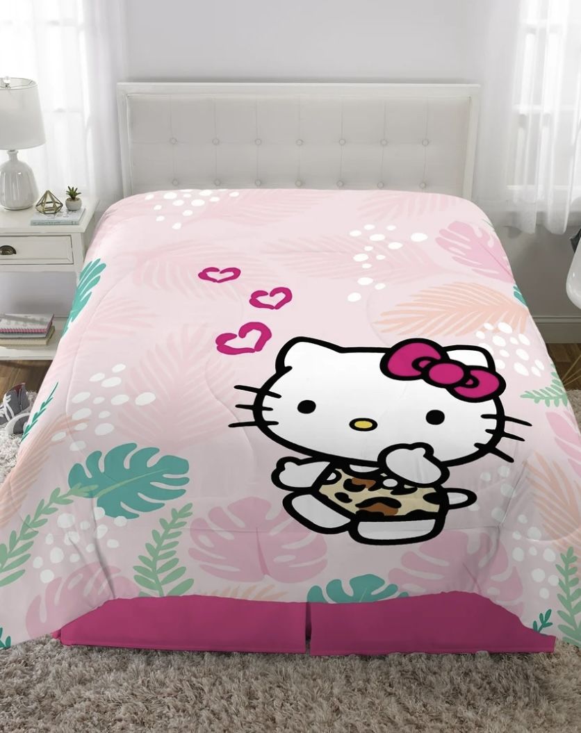 Hello Kitty Kids 2-Piece Twin/Full Comforter Set, Reversible