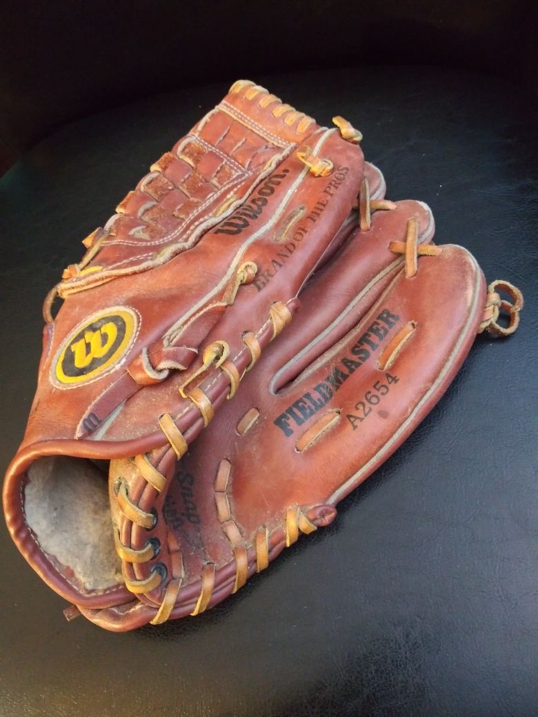 Baseball glove