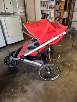 Thule Urban Glide Jogging Stroller red