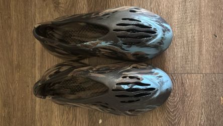 Yeezy foam runners