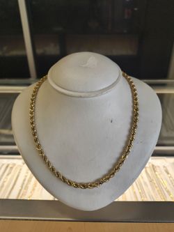 10k Gold necklace 8.9 grams 22 Long layaway available 10% Dwon if you interested please make sure you ask for Maribel thank you