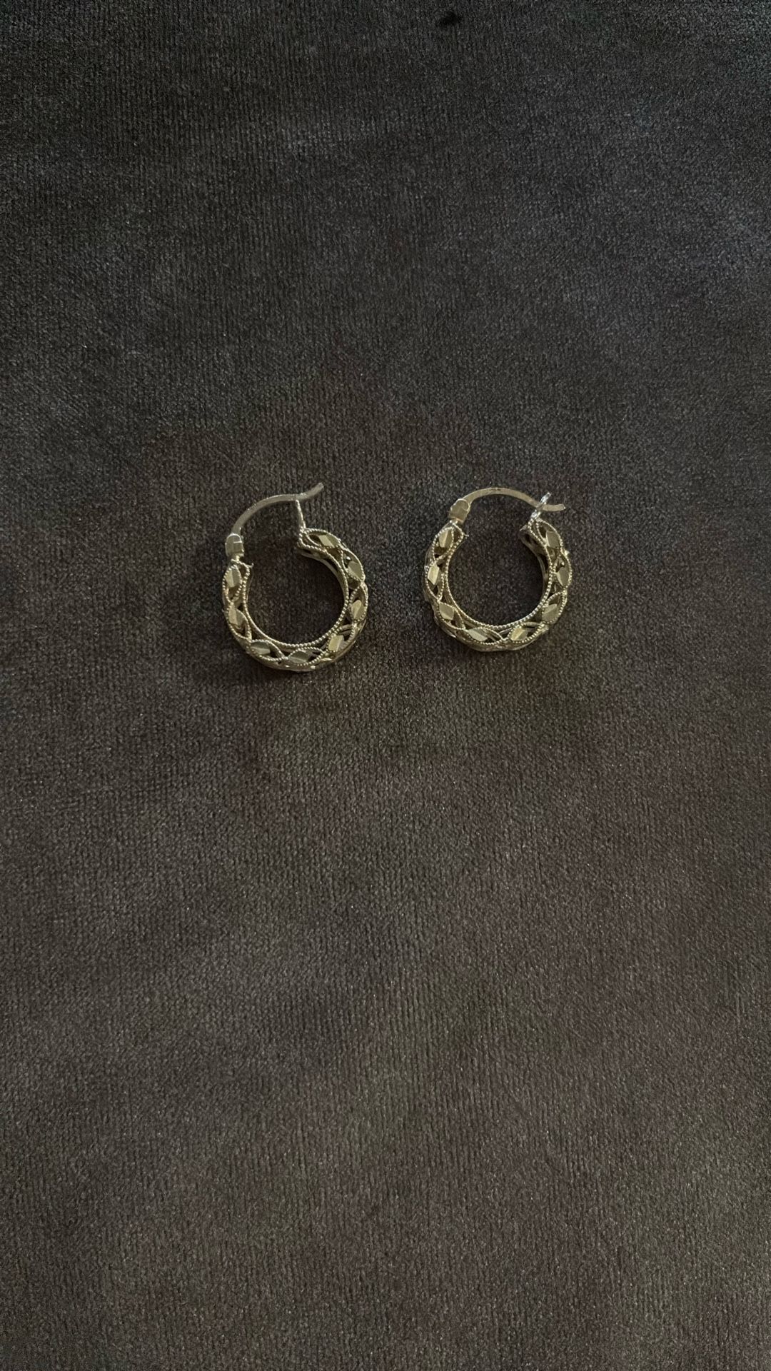 Solid gold earrings