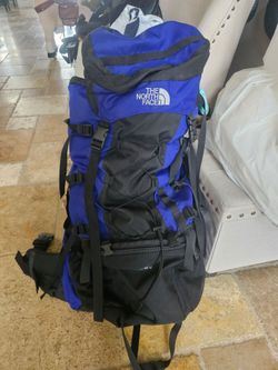 Mint condition the North Face Sentry Hiking backpack