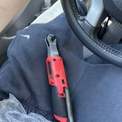 Milwaukee Electrical Cordless ratchet 