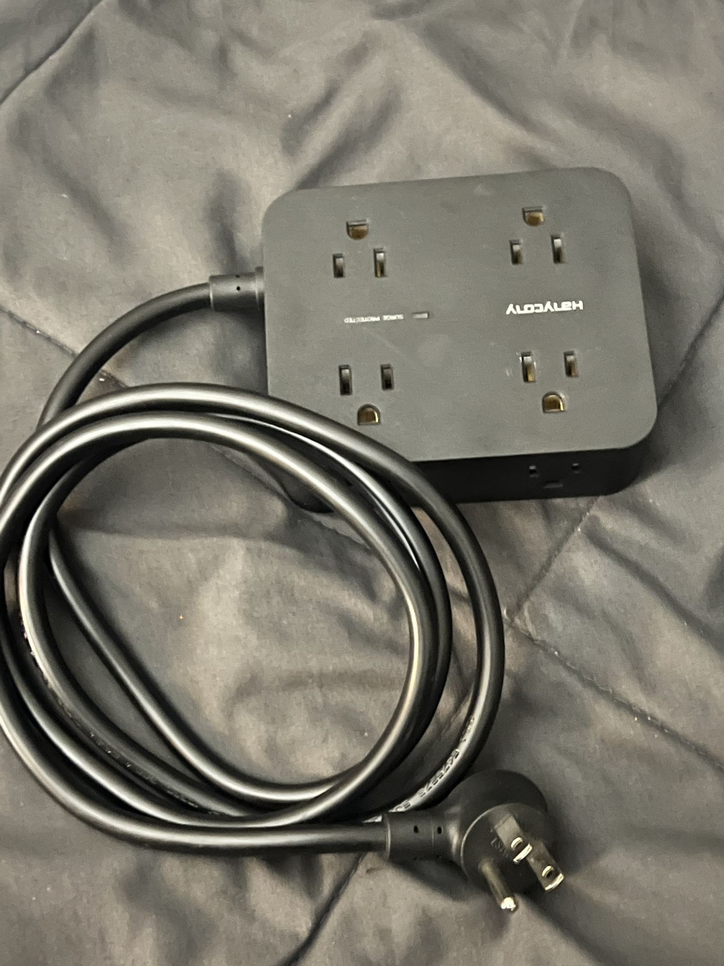 Power Strip 8 Outlets 4 USB 5 Ft (3 Left)