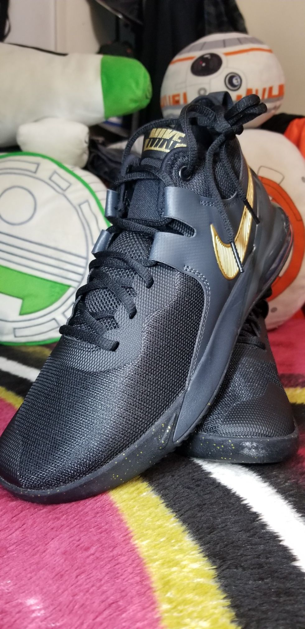 Nike air max impact black metallic n gold size 10