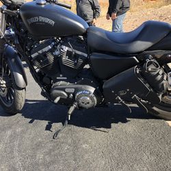 2015 Iron 883