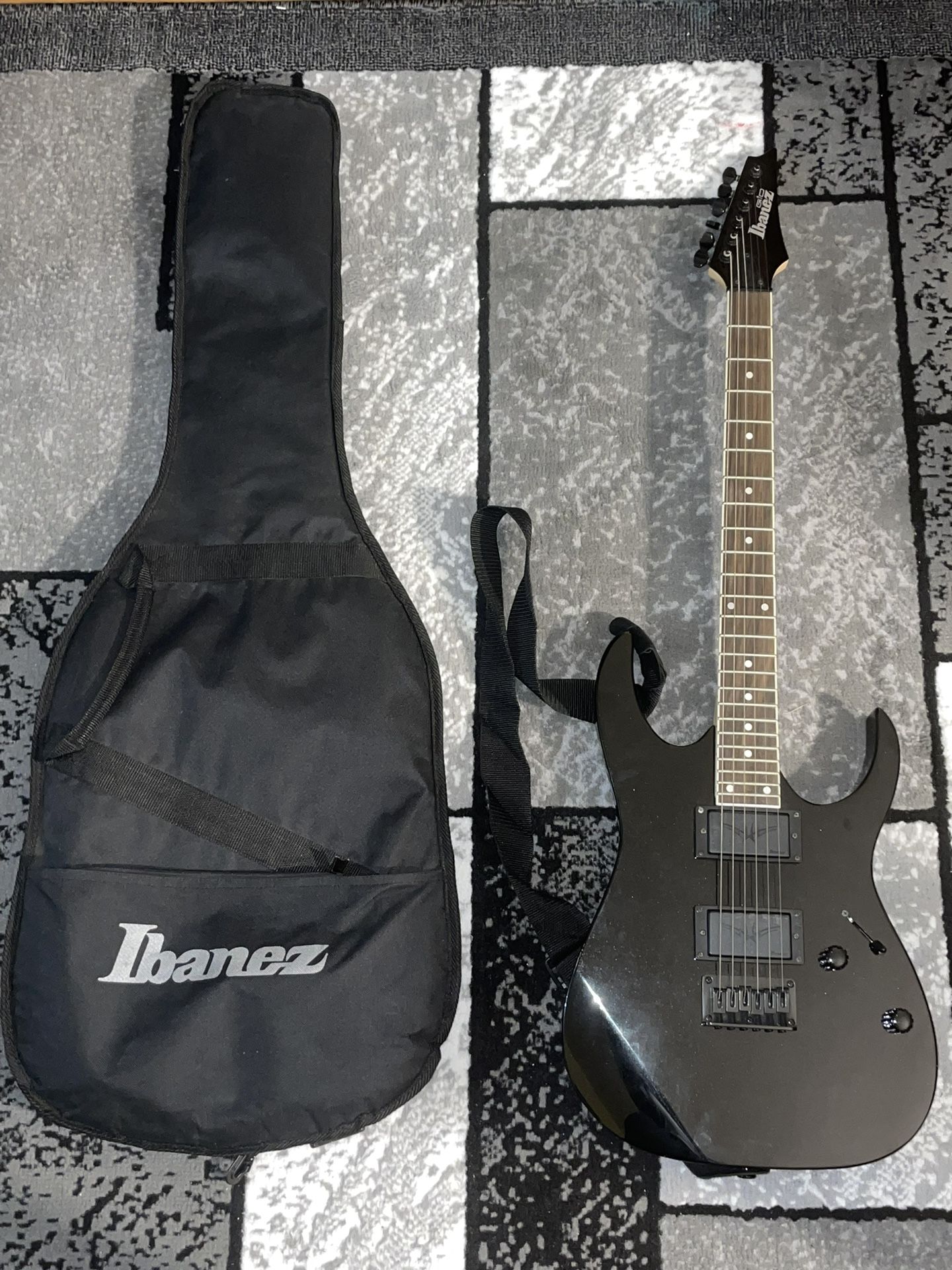 IBANEZ ELECTRIC GUITAR & STAGG AMP