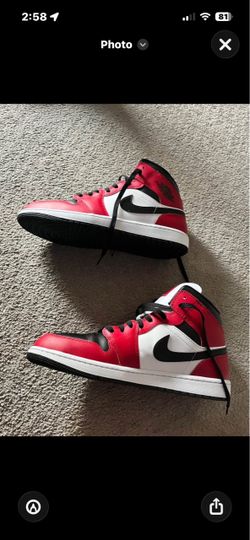 Air Jordan 1 Mid "Chicago Toe" (554724-069) - Size 13 - Worn Once