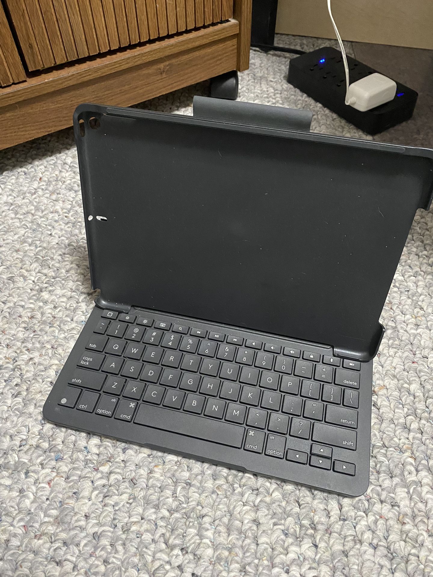 Logitech Slimfolio iPad Keyboard Cover (Bluetooth)