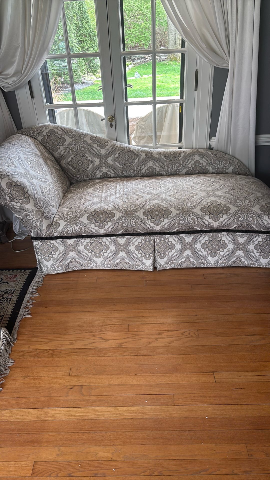 Chaise lounge couch