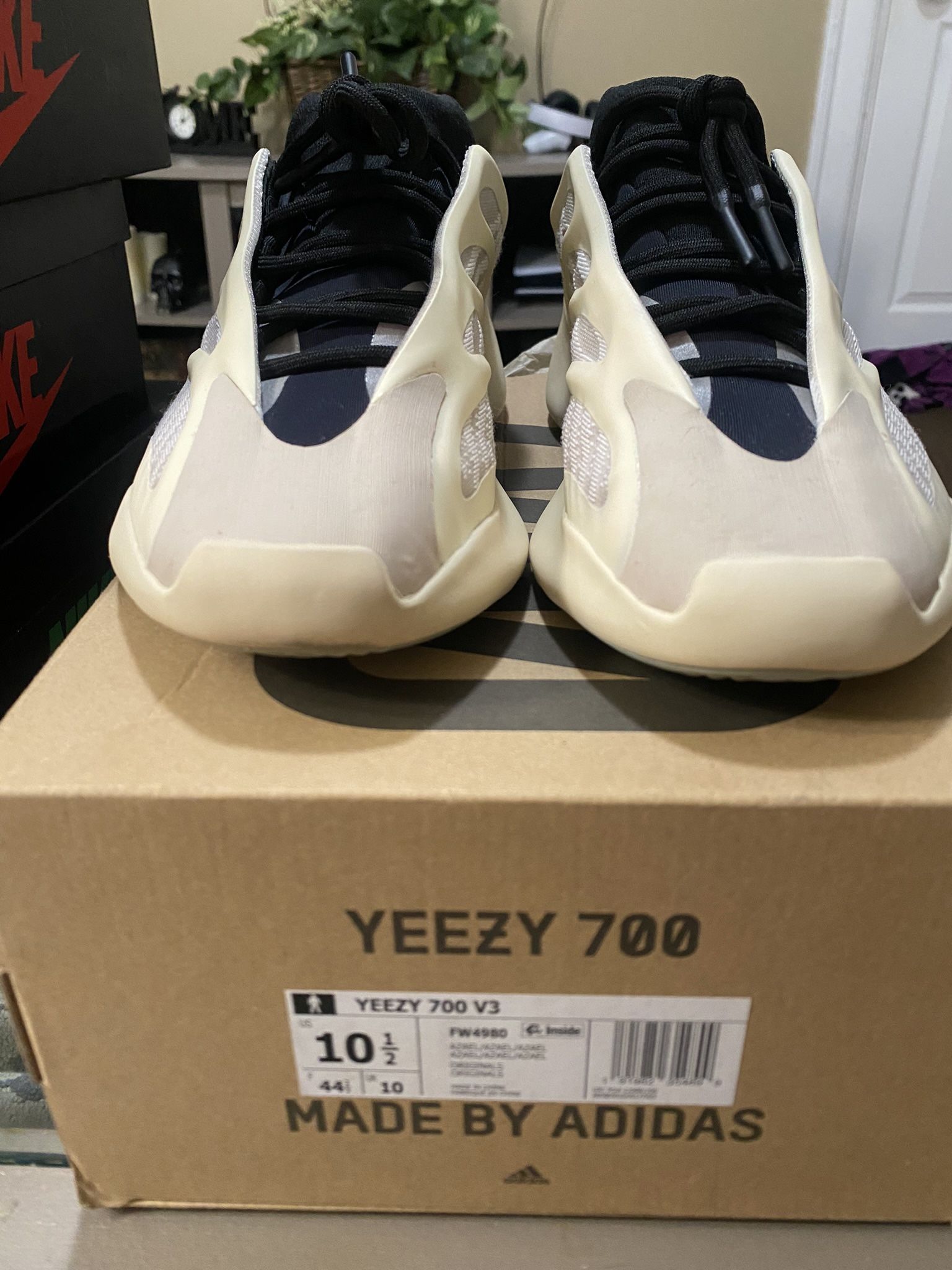 Yeezy700 Azael