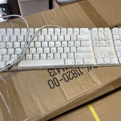 Apple Keyboard A1048 (White) – Classic USB Wired Keyboard