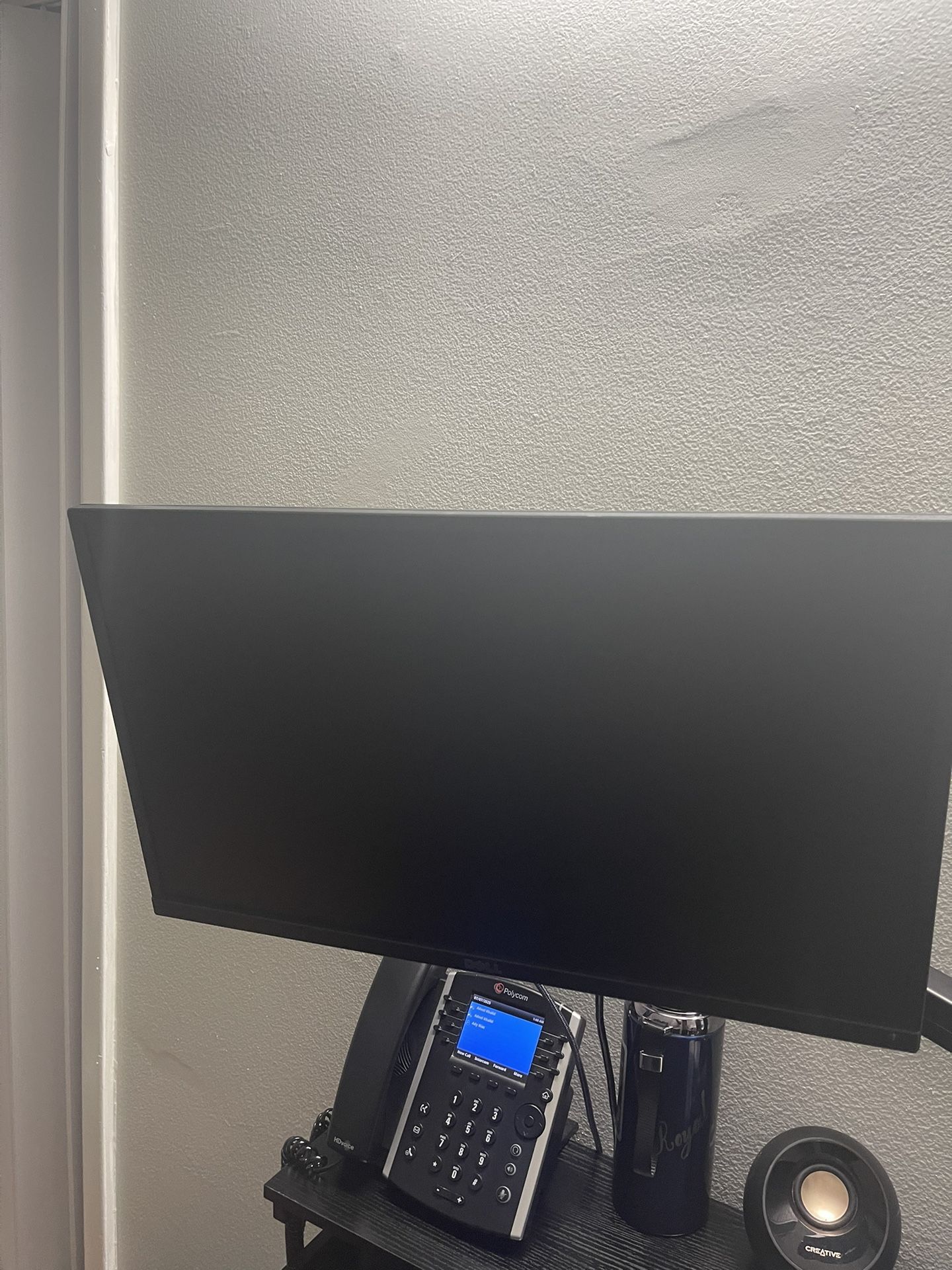 2 Computer Monitors 