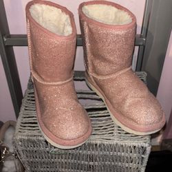 uGG boots size 13c