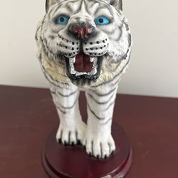 White Tiger Statue - Hand Painted - Classic Wildlife Collection