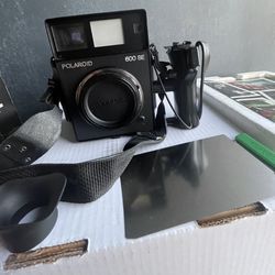 VINTAGE CANON POLAROID 600 SE CAMERA