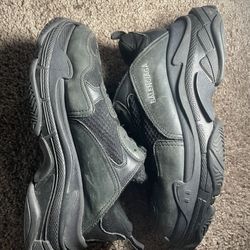 Balenciaga triple S
