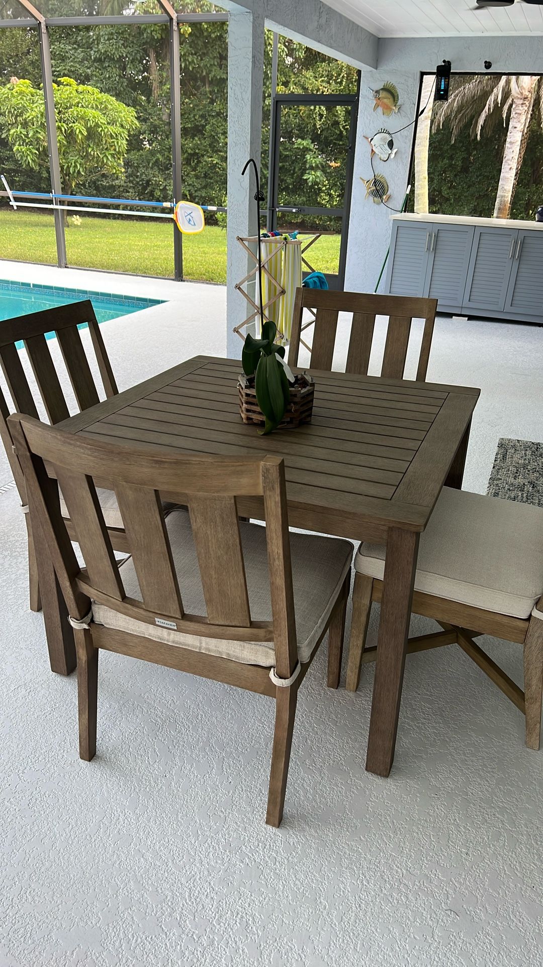 42” Square Outdoor Table And Chairs