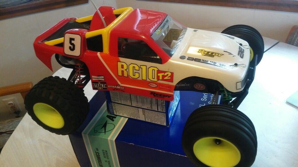 Team Associated RC10 T2 RC Car