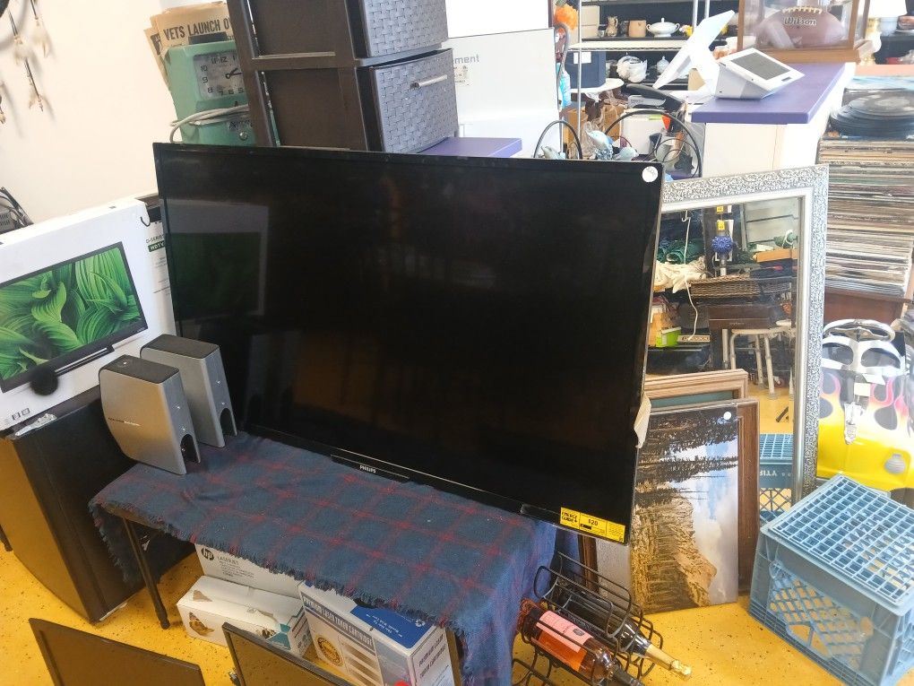 Phillips 48" Smart TV & Vizio 24-in Flat screen TV'S