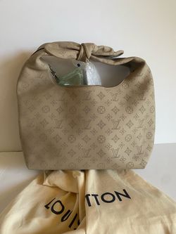 Louis Vuitton why knot mahina galet MM