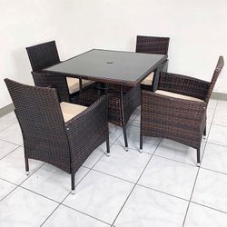 (NEW) $250 (5-Piece) Wicker Dining Set Indoor Outdoor Patio Furniture 35x35” Glass Table w/ Umbrella Cutout, 4 Chairs
