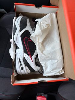 New Nike Sneaker - 12W