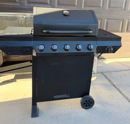 NEW PROPANE GAS BBQ GRILL WITH SIDE BURNER