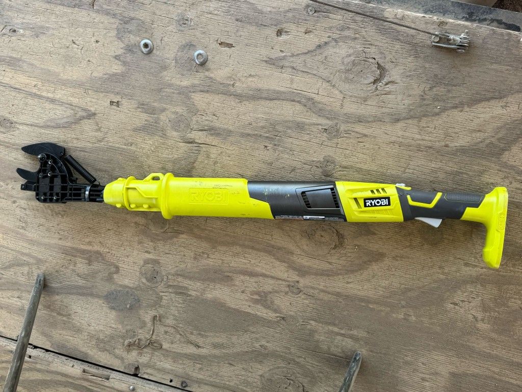 RYOBI
ONE+ 18V Cordless Battery Lopper (Tool Only)