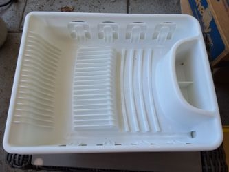 Self draining dish rack