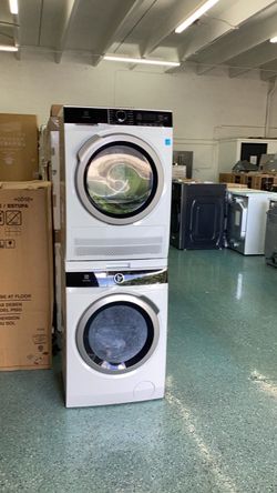 Washer and dryer front load 24 inch Electrolux