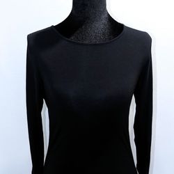 Cable & Gauge Women's Fashion Top.  Size Small/Petite. Designer Trim Arms. 