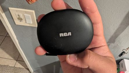 RCA Earbuds brand new