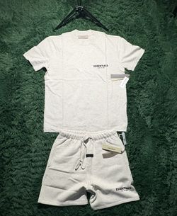 Essentials T-Shirt Set