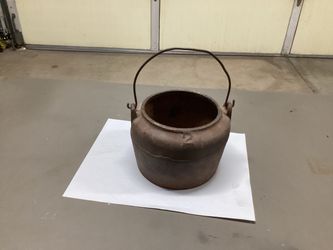 Antique Cast Iron Cooking Pot Cauldron with Bail Handle 6.5 x 4.5