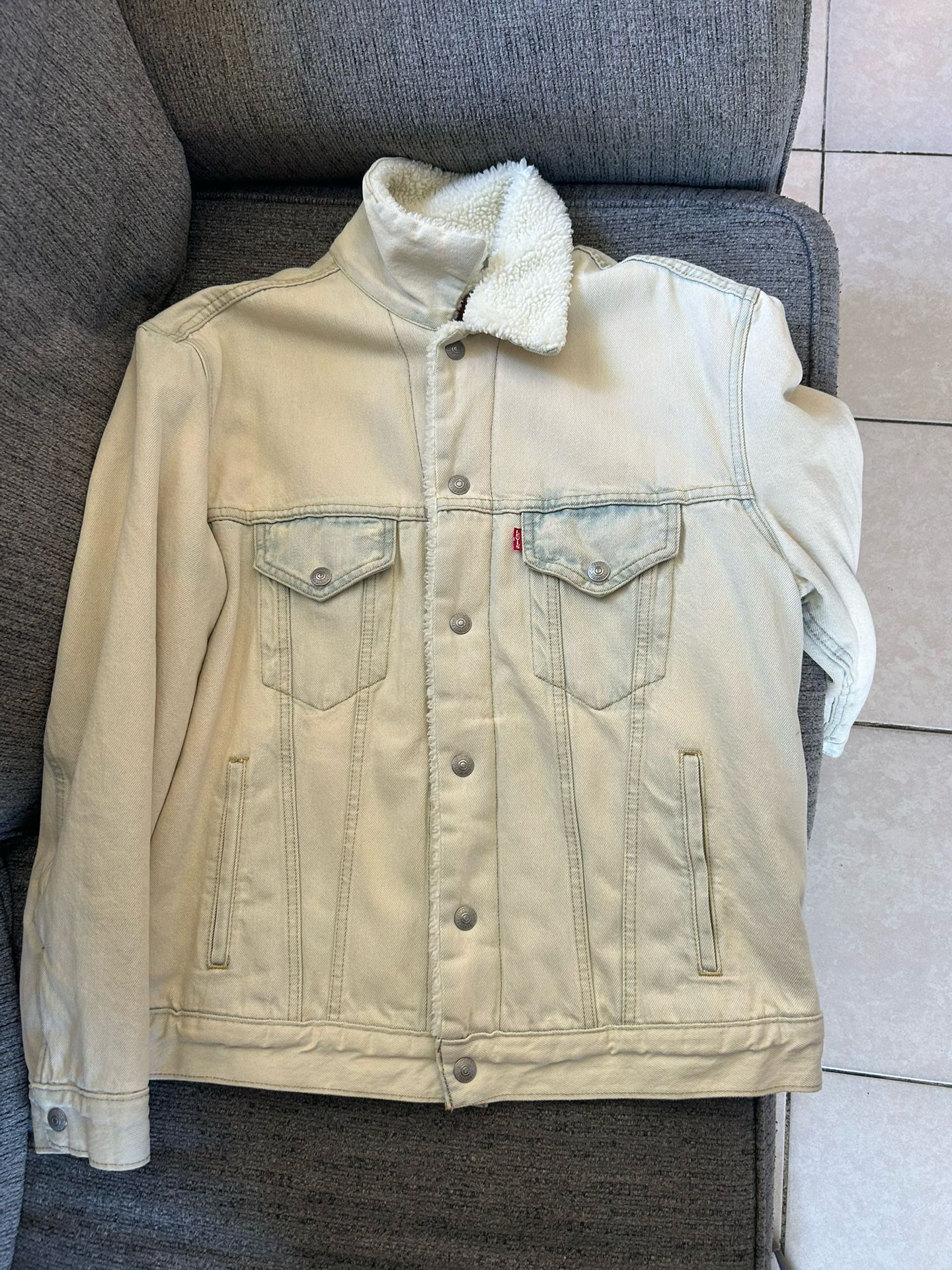 Levi’s Jean Jacket Tan SIZE M 